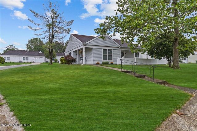 917A Liverpool Circle, Manchester, NJ 08759