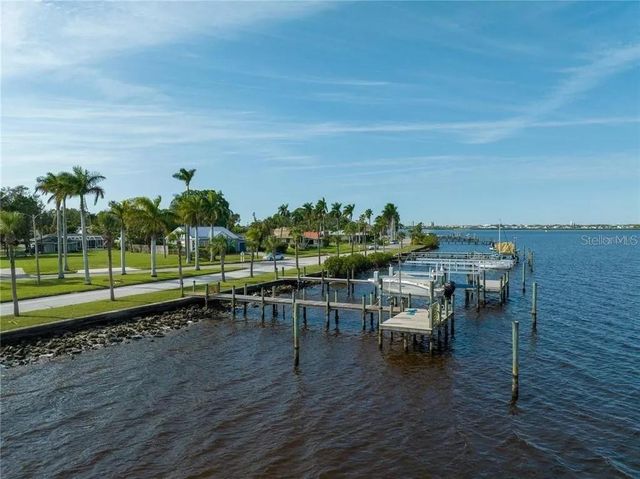 2520 RIVERSIDE DRIVE E, Bradenton, FL 34208