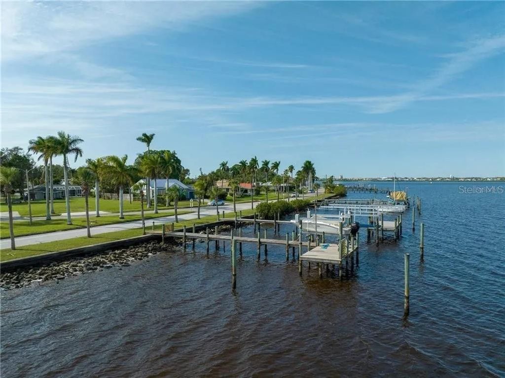 2520 RIVERSIDE DRIVE E, BRADENTON, FL 34208 — photo 2