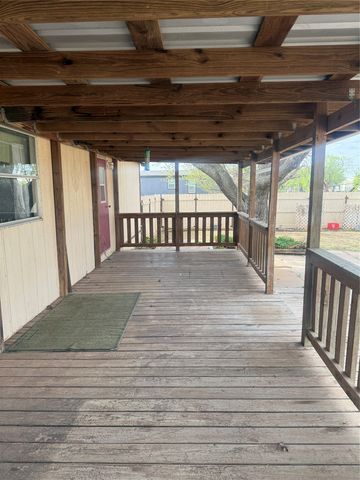 112 S Franklin Avenue, Aspermont, TX 79502