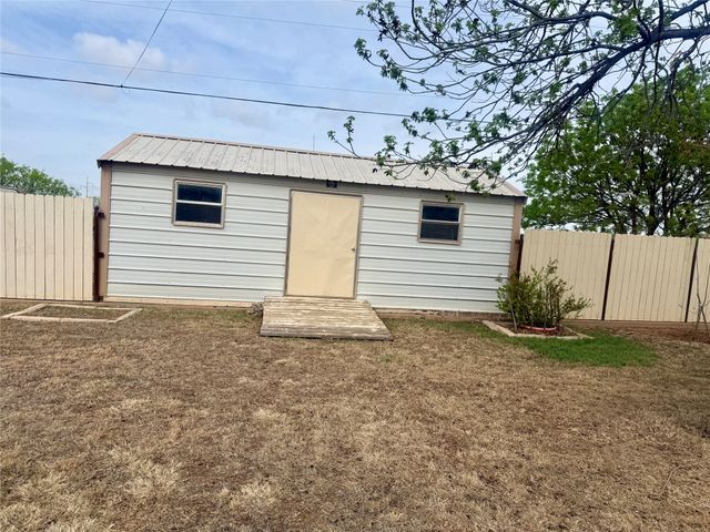 112 S Franklin Avenue, Aspermont, TX 79502