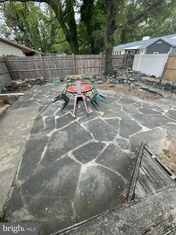 Image 20 of property listing at 125 SHAMROCK DR, Salisbury, MD 21804