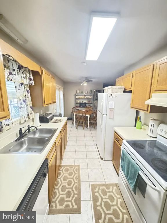 Image 8 of property listing at 125 SHAMROCK DR, Salisbury, MD 21804