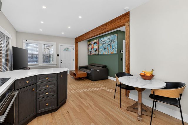 24 S Huffman Street, Naperville, IL 60540