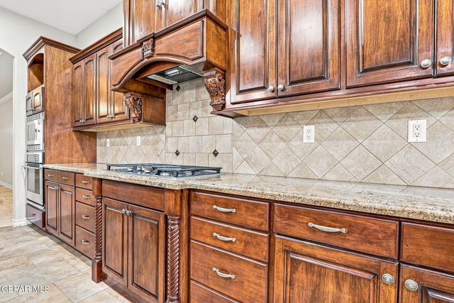 1201 CALLE LAGO Drive, El Paso, TX 79912
