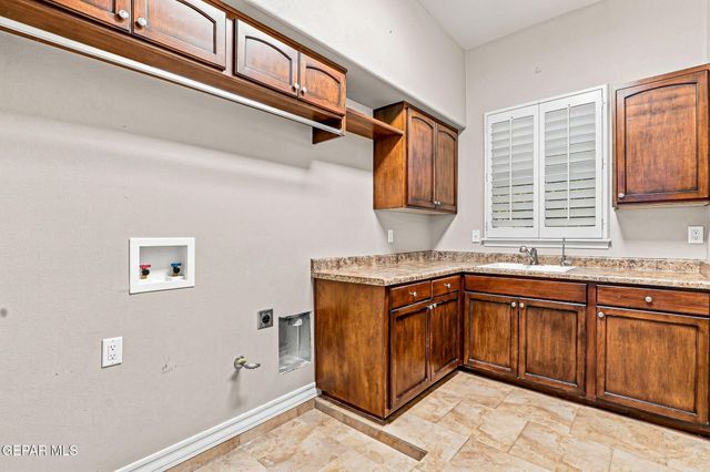 1201 CALLE LAGO Drive, El Paso, TX 79912