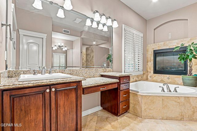 1201 CALLE LAGO Drive, El Paso, TX 79912