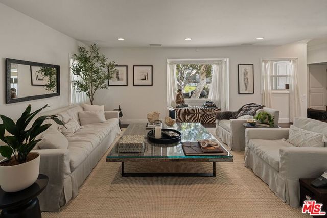 2415 S Beverly Drive, Los Angeles, CA 90034