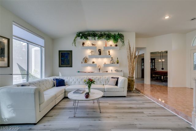 7813 Waterfalls Avenue, Las Vegas, NV 89128