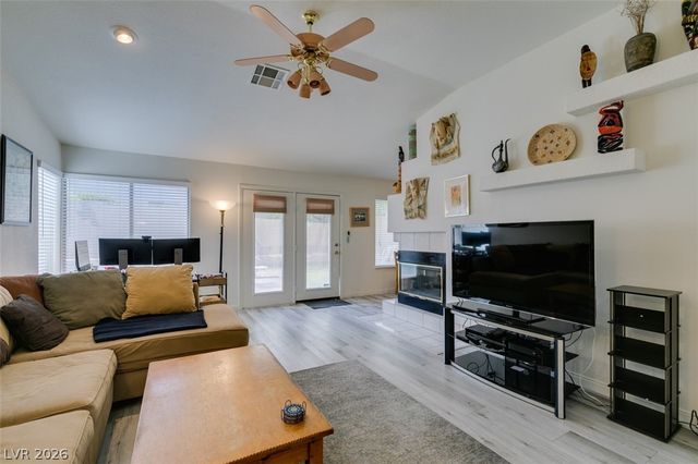 7813 Waterfalls Avenue, Las Vegas, NV 89128