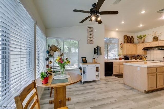 7813 Waterfalls Avenue, Las Vegas, NV 89128