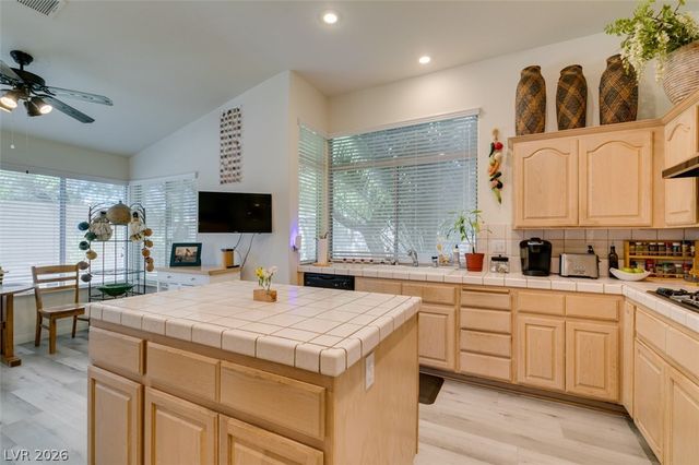 7813 Waterfalls Avenue, Las Vegas, NV 89128
