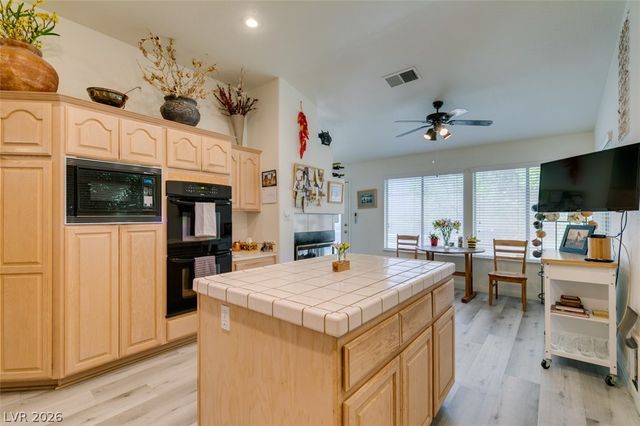 7813 Waterfalls Avenue, Las Vegas, NV 89128