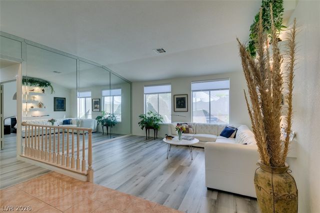 7813 Waterfalls Avenue, Las Vegas, NV 89128