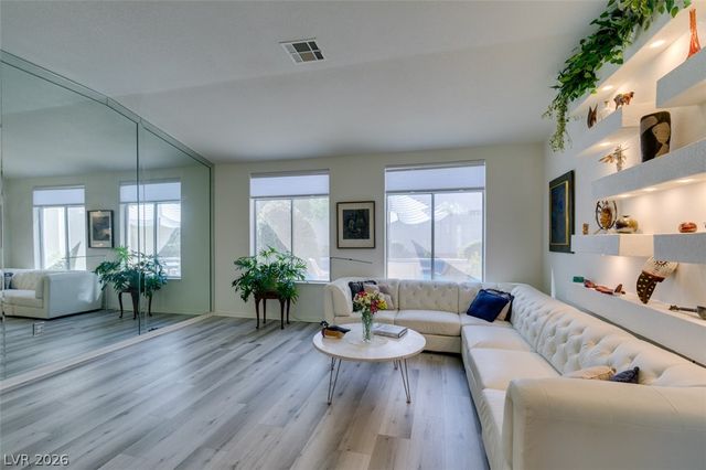 7813 Waterfalls Avenue, Las Vegas, NV 89128
