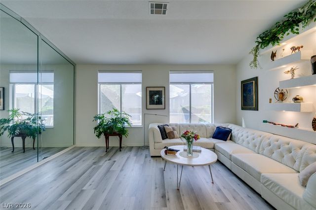 7813 Waterfalls Avenue, Las Vegas, NV 89128
