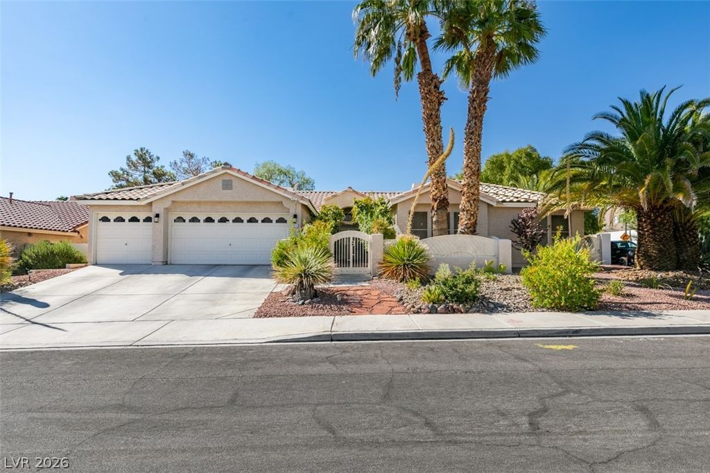 7813 Waterfalls Avenue, Las Vegas, NV 89128