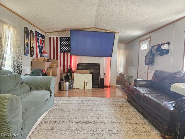 157 W Monroe Circle, Jefferson, OH 44047