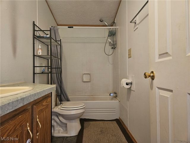 157 W Monroe Circle, Jefferson, OH 44047