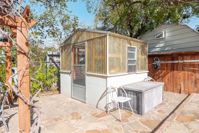 202 Quail Run, Brownwood, TX 76801