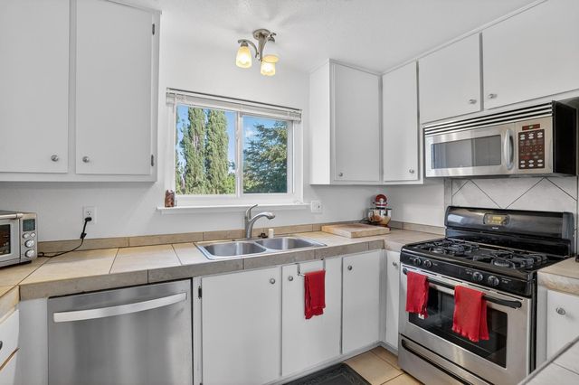 5640 Casa Grande Ave, Rocklin, CA 95677