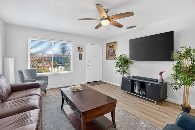 5640 Casa Grande Ave, Rocklin, CA 95677