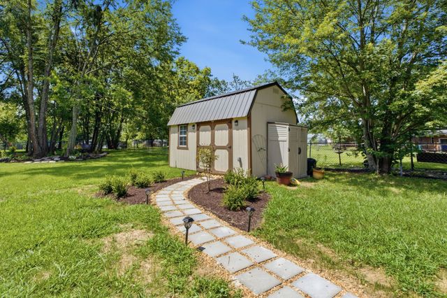 612 Wilkinson Ln, White House, TN 37188