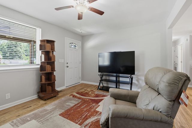 612 Wilkinson Ln, White House, TN 37188