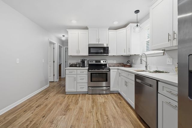 612 Wilkinson Ln, White House, TN 37188