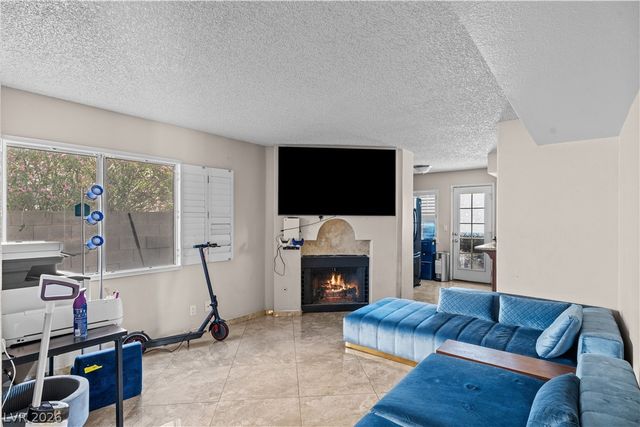 1972 Weenap Drive, Las Vegas, NV 89108