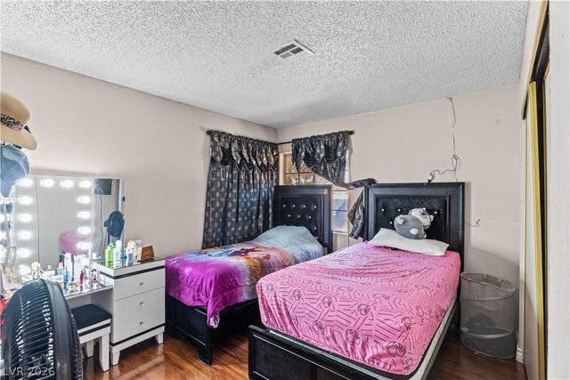 1972 Weenap Drive, Las Vegas, NV 89108