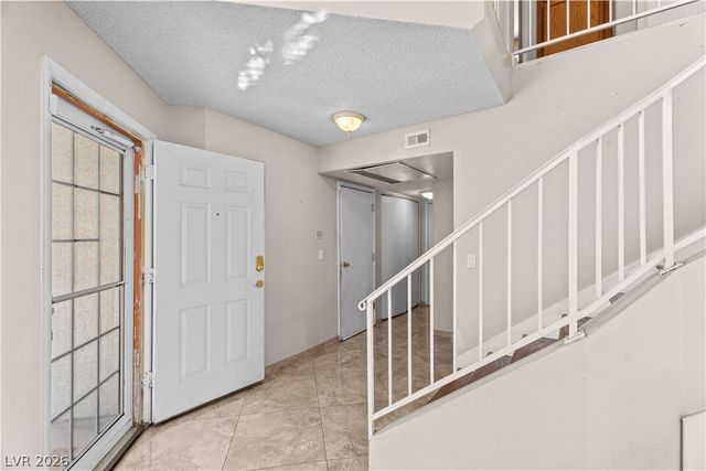 1972 Weenap Drive, Las Vegas, NV 89108