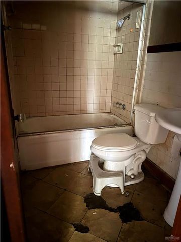 800 S Kansas Avenue, Weslaco, TX 78596