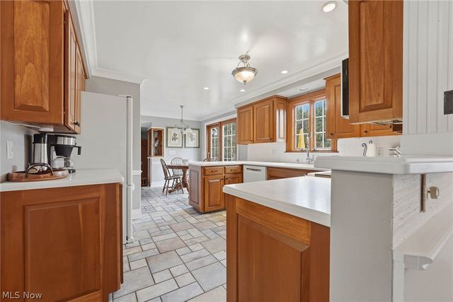 2033 Red Coach Road NW, North Canton, OH 44720