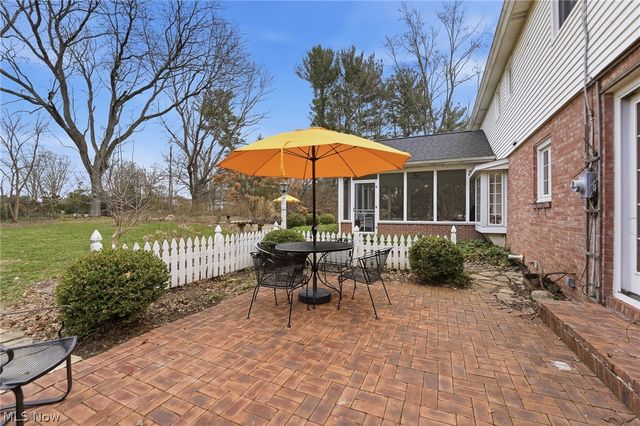 2033 Red Coach Road NW, North Canton, OH 44720