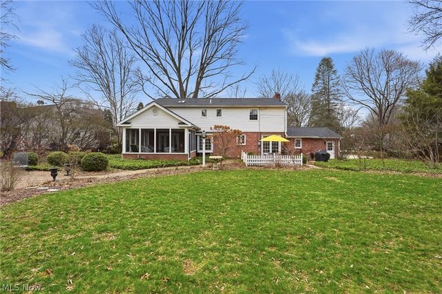 2033 Red Coach Road NW, North Canton, OH 44720