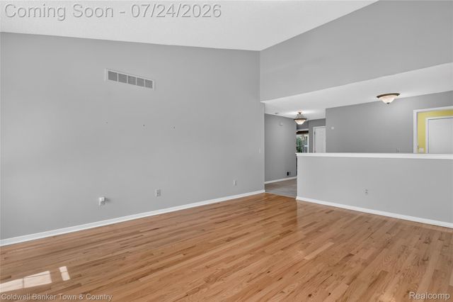 41703 Kirkwood Drive, Novi, MI 48377