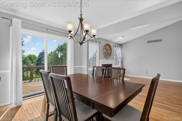 41703 Kirkwood Drive, Novi, MI 48377