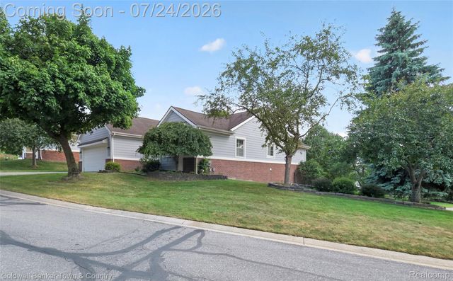 41703 Kirkwood Drive, Novi, MI 48377