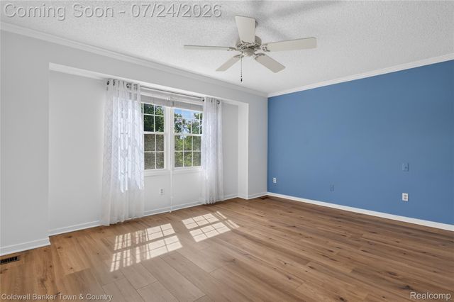 41703 Kirkwood Drive, Novi, MI 48377