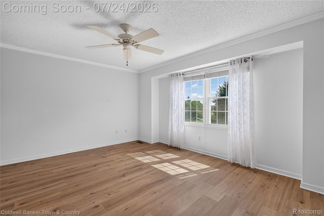 41703 Kirkwood Drive, Novi, MI 48377