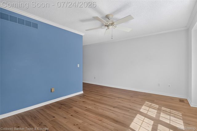 41703 Kirkwood Drive, Novi, MI 48377