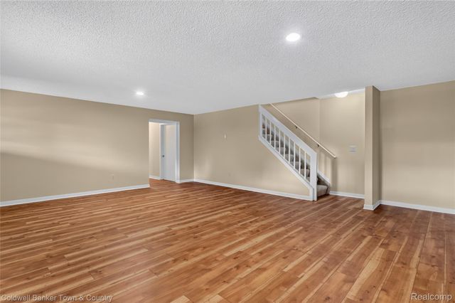 41703 Kirkwood Drive, Novi, MI 48377