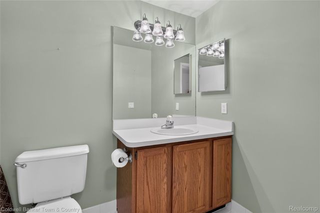 41703 Kirkwood Drive, Novi, MI 48377