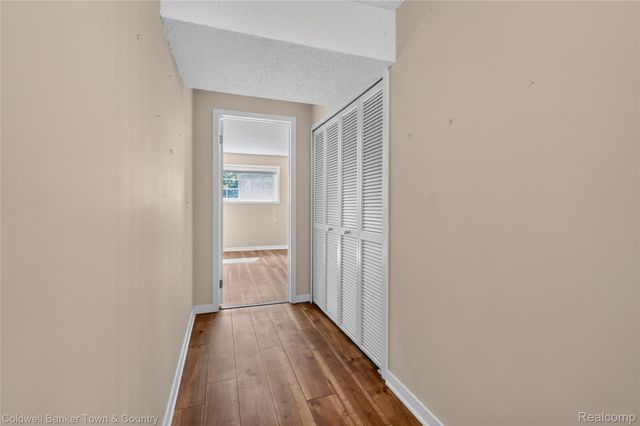 41703 Kirkwood Drive, Novi, MI 48377