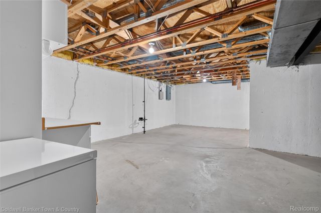 41703 Kirkwood Drive, Novi, MI 48377