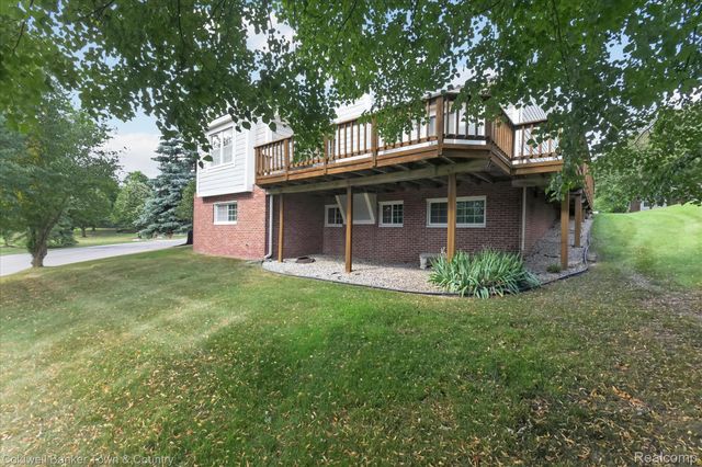 41703 Kirkwood Drive, Novi, MI 48377