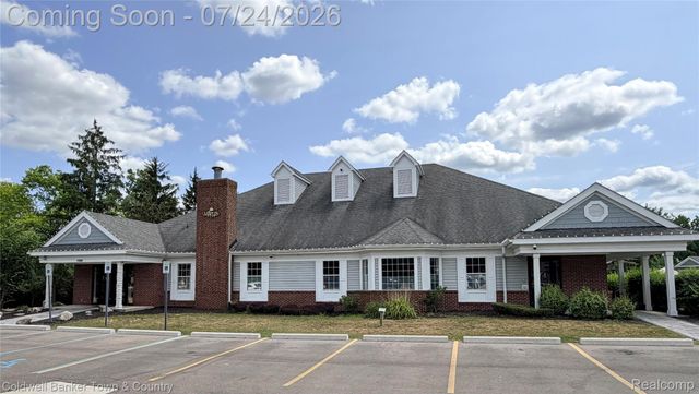 41703 Kirkwood Drive, Novi, MI 48377