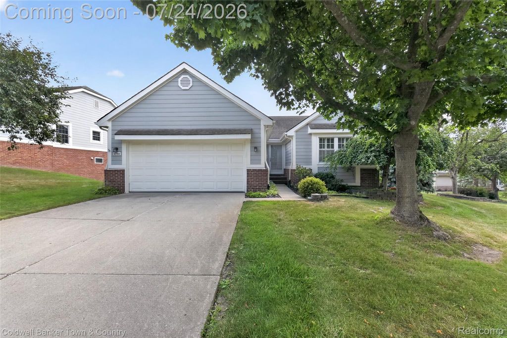 41703 Kirkwood Drive, Novi, MI 48377