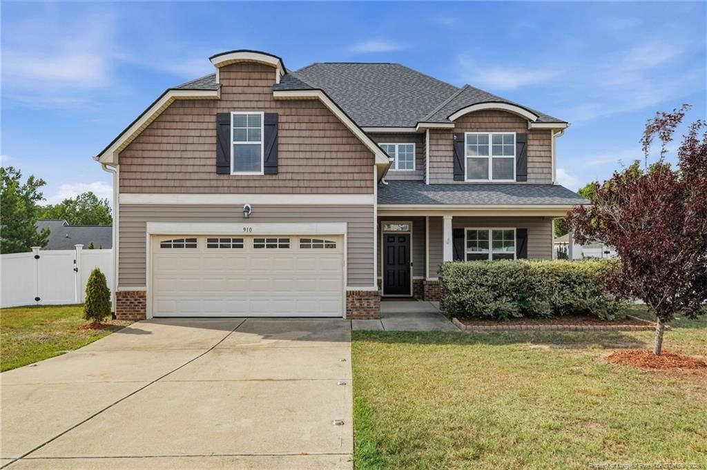910 Highgrove Drive, Spring Lake, NC 28390